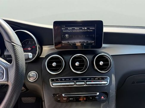 Used 2019 Mercedes-Benz GLC 300 4MATIC image 14