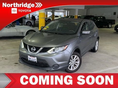 Used 2018 Nissan Rogue Sport S w/ S Appearance Package image 1