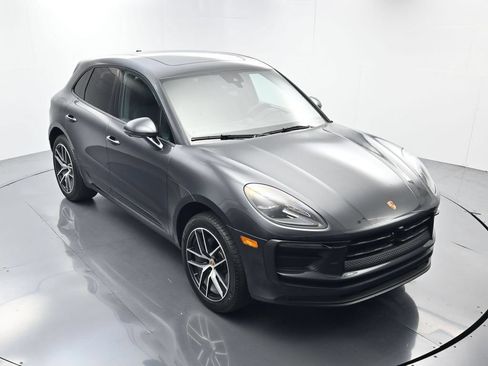 Certified 2025 Porsche Macan w/ Premium Package Plus AWD/4WD image 43