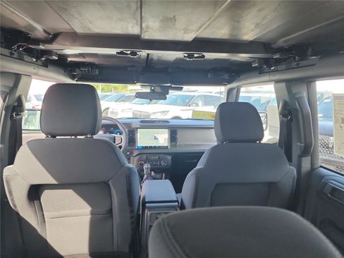 New 2025 Ford Bronco 4-Door image 18