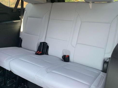 New 2025 Chevrolet Suburban Premier image 12