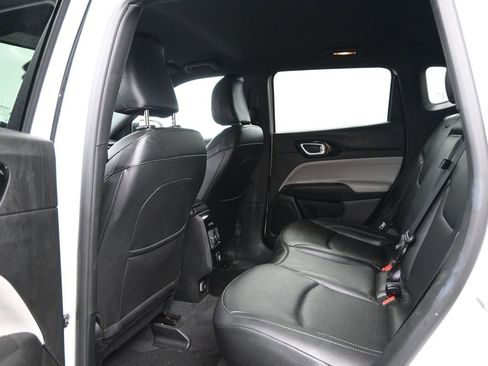 Used 2025 Jeep Compass Limited image 23