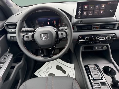 Used 2026 Honda Pilot Sport image 10