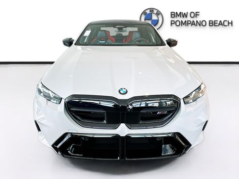New 2027 BMW M5 w/ Executive Package AWD/4WD image 2