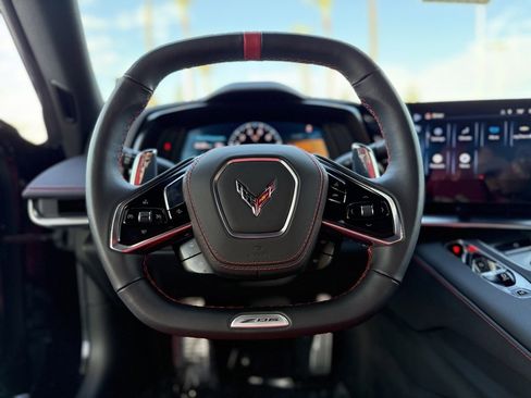 Used 2025 Chevrolet Corvette Z06 image 19