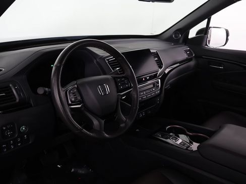 Used 2025 Honda Ridgeline Black Edition image 28