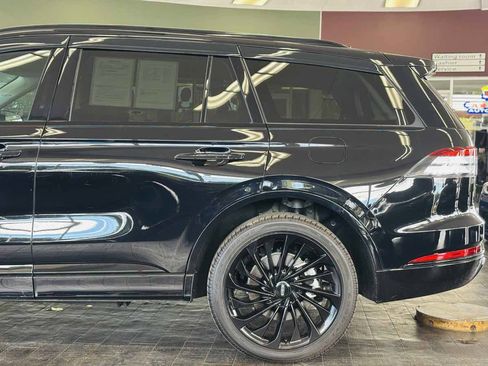 Used 2026 Lincoln Aviator Reserve AWD/4WD image 14