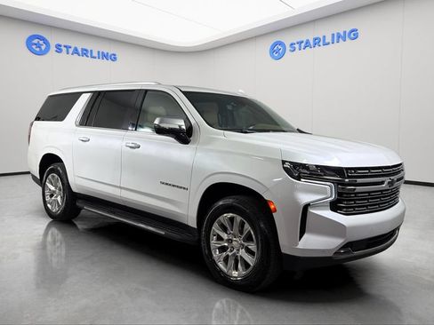 Used 2021 Chevrolet Suburban Premier w/ Premium Package RWD image 13