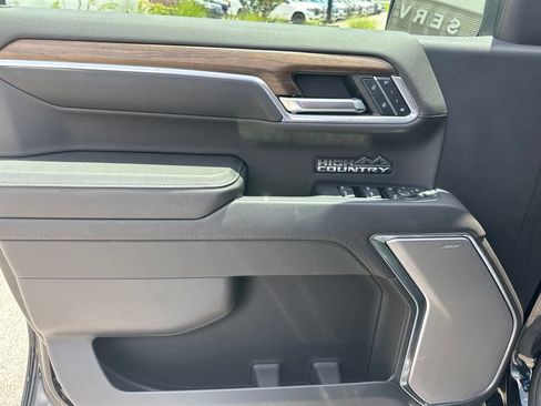 Used 2024 Chevrolet Silverado 1500 High Country w/ High Country Premium Package AWD/4WD image 11
