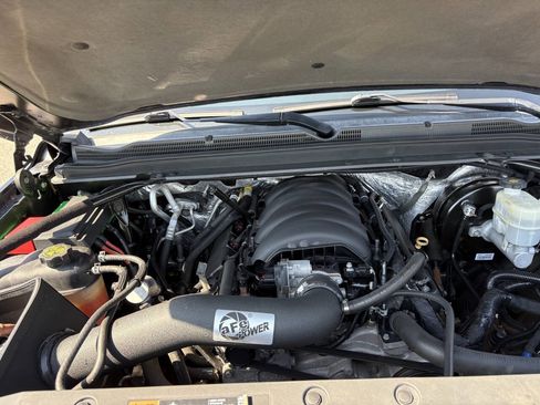 Used 2015 Chevrolet Suburban LTZ image 17