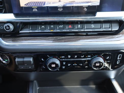 Used 2026 Chevrolet Silverado 1500 LT Trail Boss w/ Convenience Package II AWD/4WD image 30