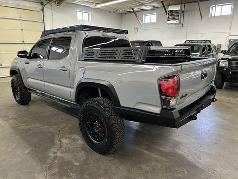 Used 2017 Toyota Tacoma TRD Pro AWD/4WD image 6