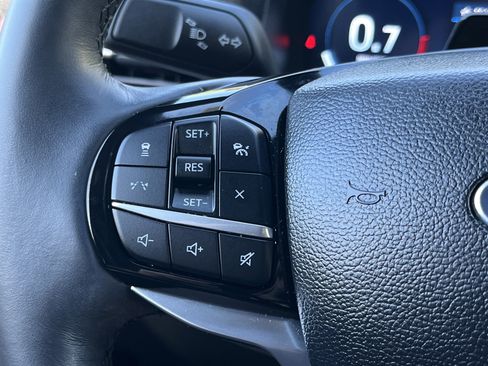 Used 2025 Ford Explorer Platinum image 12