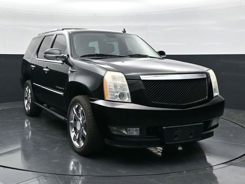 Used 2009 Cadillac Escalade AWD image 4
