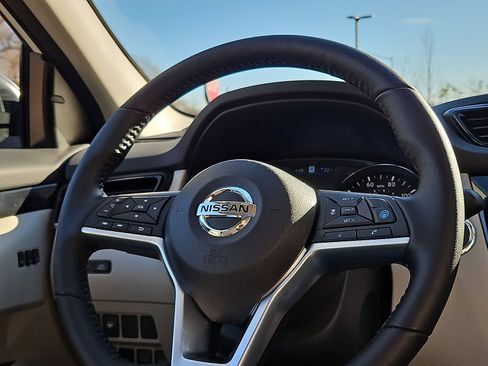 Certified 2022 Nissan Rogue Sport SL w/ Premium Package image 20