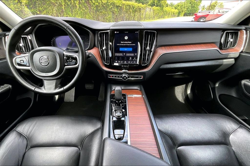 Used 2024 Volvo XC60 T8 Plus w/ Protection Package Premier AWD/4WD image 20