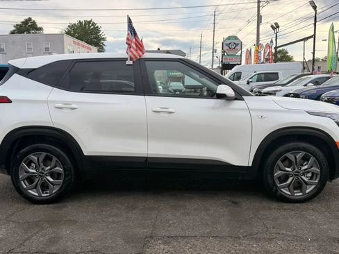 Used 2026 Kia Seltos LX AWD/4WD image 11