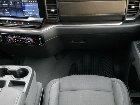 Used 2025 Chevrolet Silverado 3500 LT w/ Convenience Package image 24