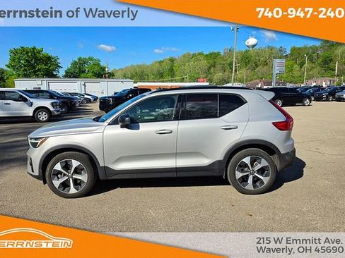 Used 2024 Volvo XC40 B5 Plus w/ Climate Package image 4