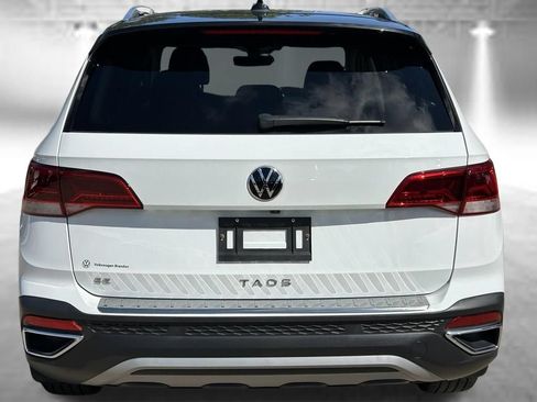 Certified 2023 Volkswagen Taos SE FWD image 4