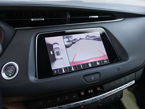 Used 2019 Cadillac XT4 Premium Luxury w/ Enhanced Visibility Package FWD image 17