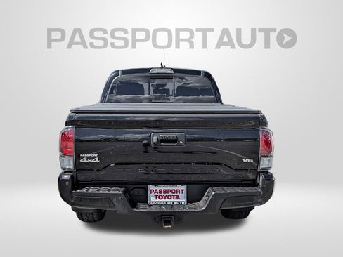 Used 2022 Toyota Tacoma Limited image 6