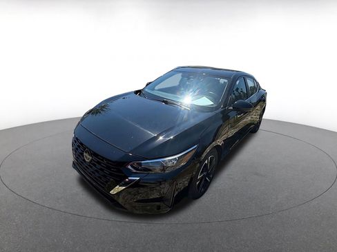 Used 2025 Nissan Sentra SV image 3