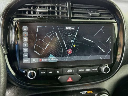 Used 2023 Kia Soul S FWD image 5