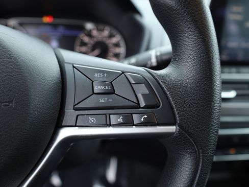 Used 2024 Nissan Altima 2.5 SV image 28