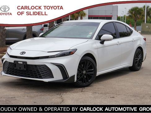 Used 2026 Toyota Camry SE w/ Convenience Package FWD image 1