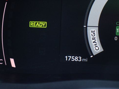 Certified 2025 Toyota Camry SE AWD/4WD image 32