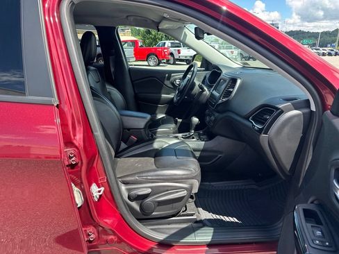 Used 2021 Jeep Cherokee Latitude Plus AWD/4WD image 21