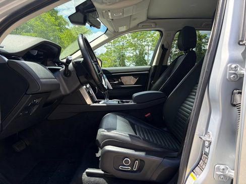 Certified 2022 Land Rover Discovery Sport S AWD/4WD image 11