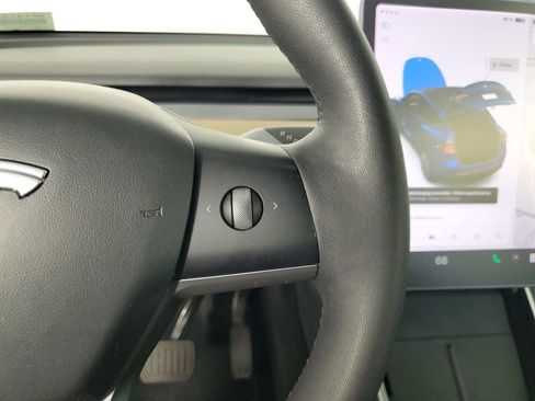 Used 2021 Tesla Model Y Long Range image 22