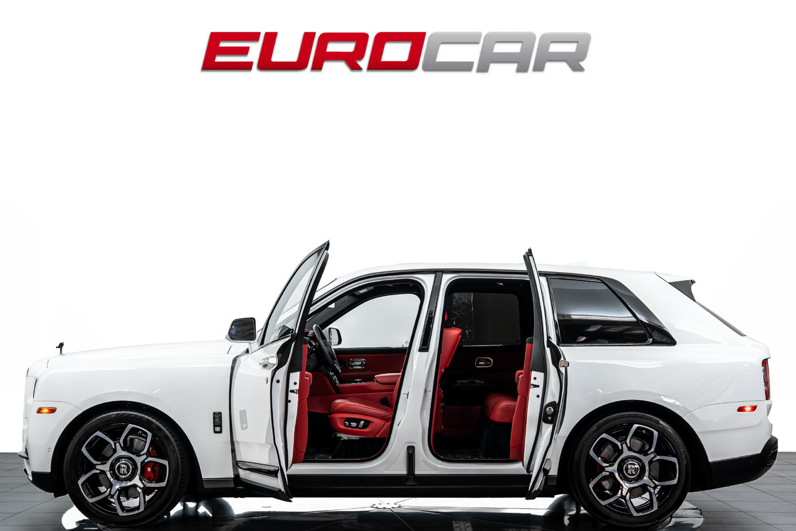 Used 2022 Rolls-Royce Cullinan Black Badge w/ Dark Exterior Package AWD/4WD image 3