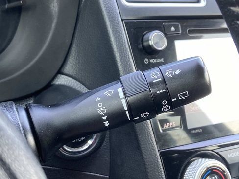 Used 2018 Subaru Forester 2.5i Touring AWD/4WD image 31