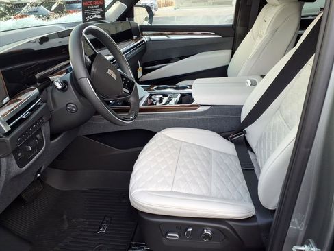 New 2026 Cadillac Escalade Platinum Luxury w/ LPO, Radiant Package image 6