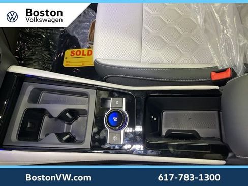 New 2026 Volkswagen Tiguan SEL R-Line AWD/4WD image 22