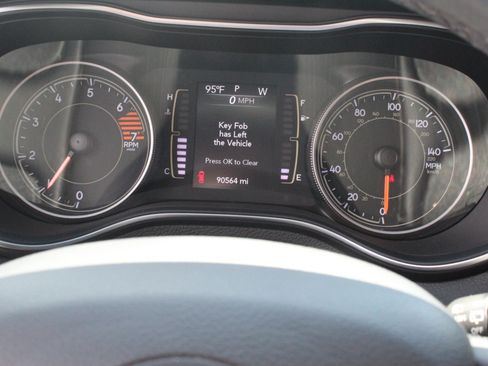 Used 2020 Jeep Cherokee Latitude Plus FWD image 18
