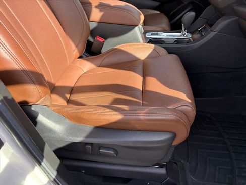 Used 2024 Subaru Ascent Touring image 6