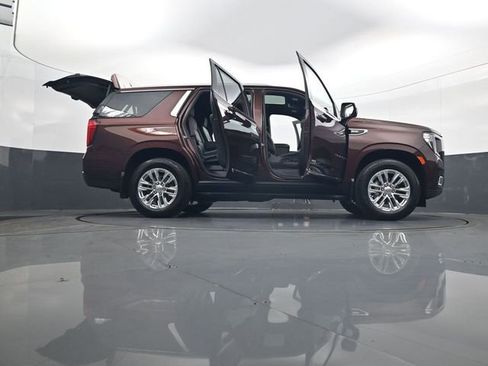 Used 2023 GMC Yukon SLT w/ SLT Luxury Package AWD/4WD image 34