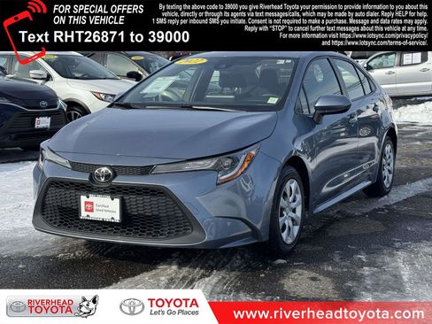 Certified 2022 Toyota Corolla LE image 1