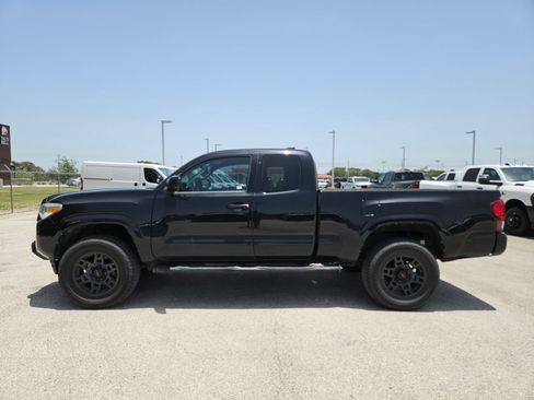 Used 2022 Toyota Tacoma SR w/ SR Convenience Package RWD image 6