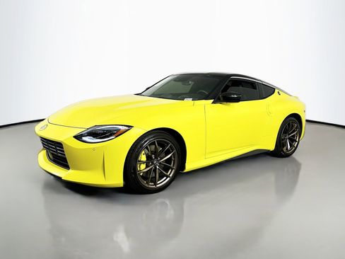 Used 2023 Nissan Z w/ Floor Mat Package (L93) RWD image 3