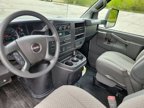 New 2025 GMC Savana 3500 Extended w/ Power Convenience Package RWD image 19