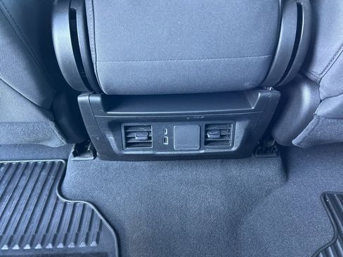 Used 2023 Chevrolet Silverado 1500 Custom image 11