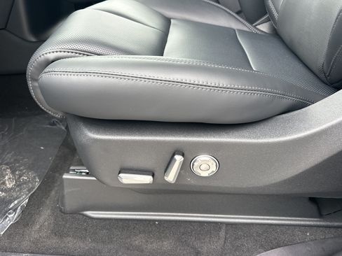 New 2026 Lincoln Navigator Premiere AWD/4WD image 13