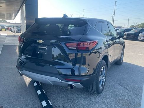 Used 2023 Chevrolet Blazer LT AWD/4WD image 4
