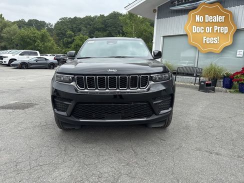 New 2025 Jeep Grand Cherokee Laredo X AWD/4WD image 2
