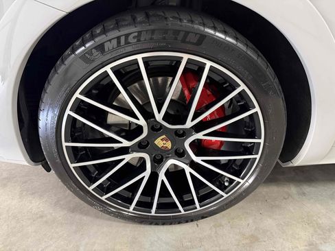 Used 2022 Porsche Cayenne GTS AWD/4WD image 41